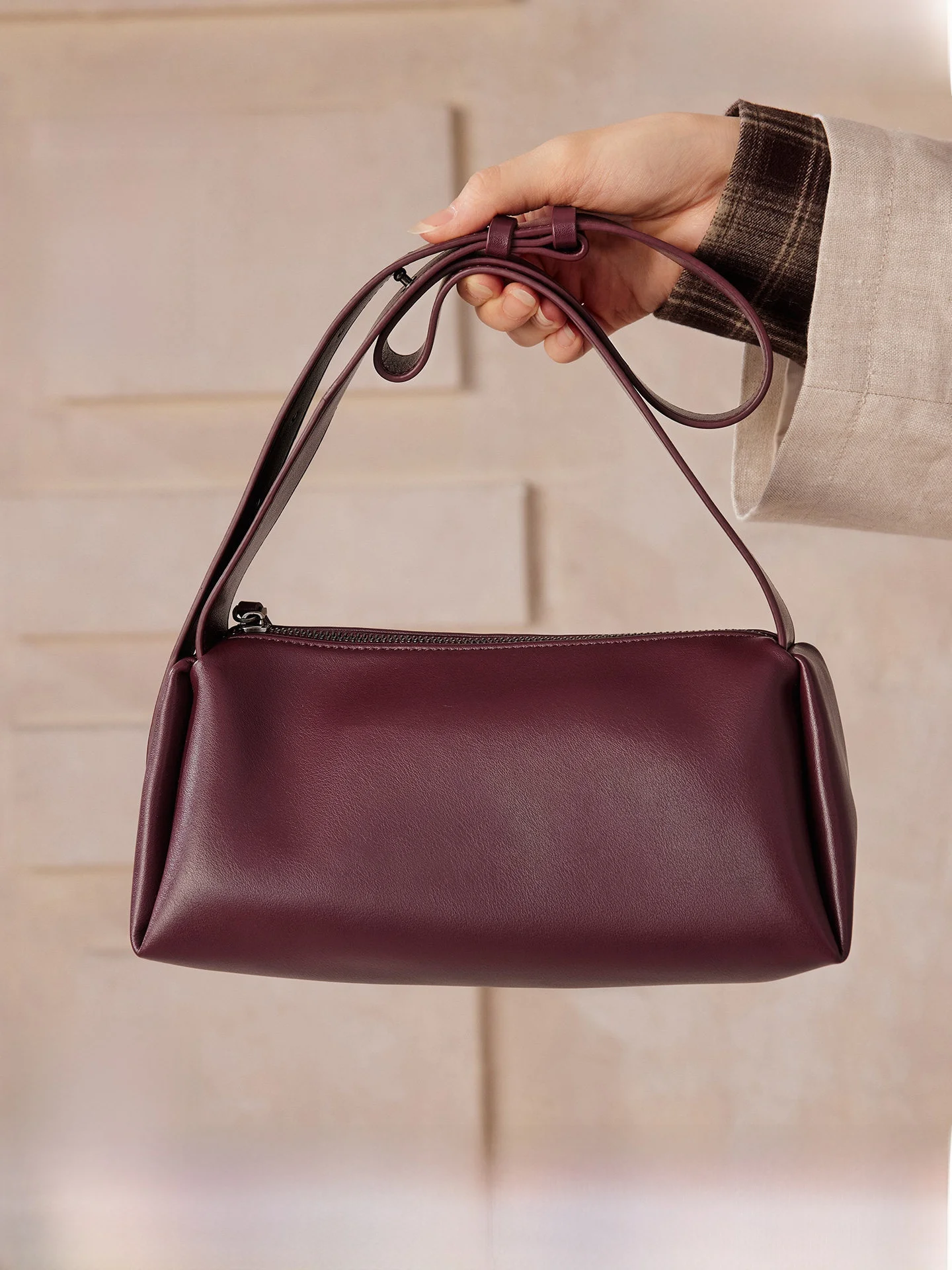 BASTO 2025 зимняя новая модная маленькая квадратная сумка женская пригородная сумка через плечо под мышками высокое качество текстуры 078DX5
BASTO 2025 зимняя новая модная маленькая квадратная сумка женская пригородная сумка через плечо под мышками высокое качество текстуры 078DX5