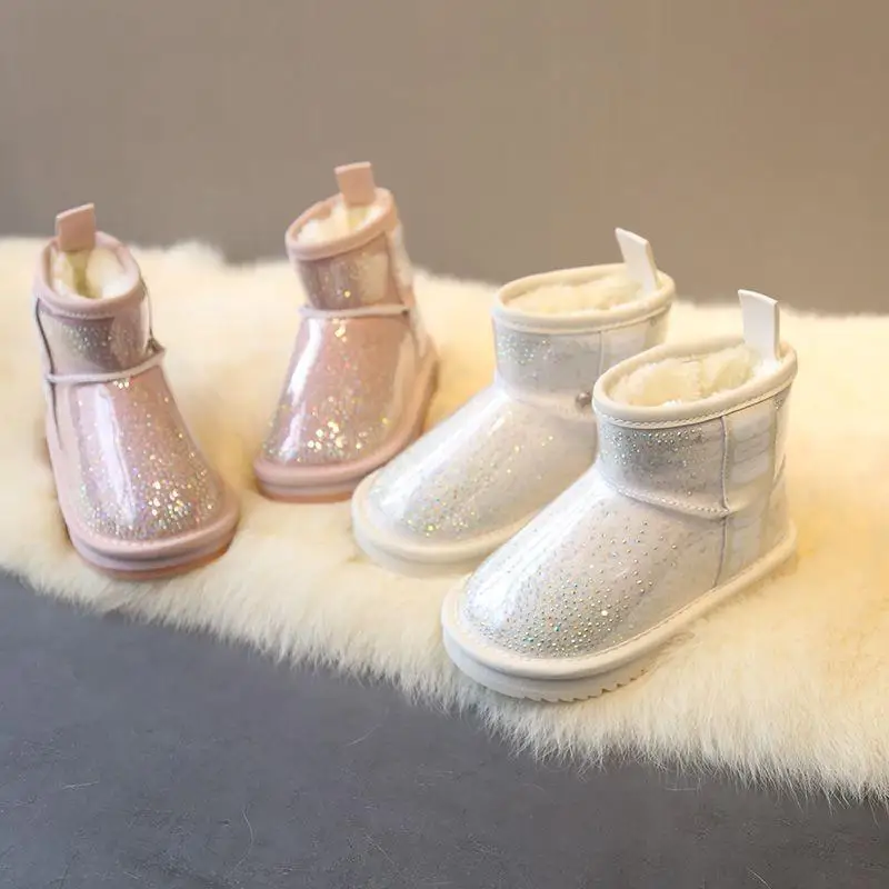 Waterproof girls' snow boots 2024 winter new item with plush and thickened short tube fur integrated children's cotton shoes
Waterproof girls' snow boots 2024 winter new item with plush and thickened short tube fur integrated children's cotton shoes