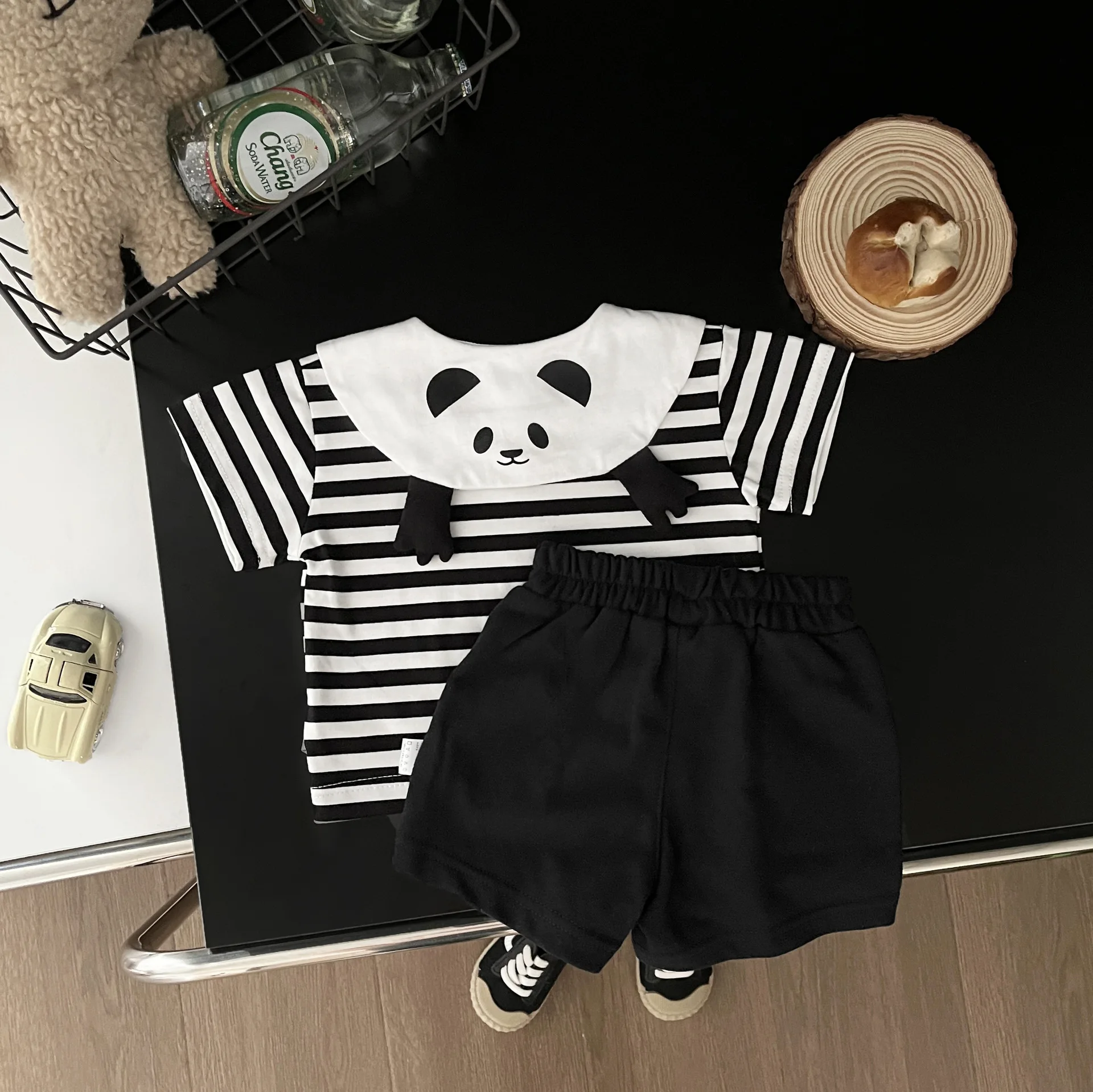 2024 Summer Korean Baby Boys 2PCS Clothes Set Cotton Striped Cartoon Bear T-shorts Solid Shorts Suit Toddler Boys Outfits
2024 Summer Korean Baby Boys 2PCS Clothes Set Cotton Striped Cartoon Bear T-shorts Solid Shorts Suit Toddler Boys Outfits