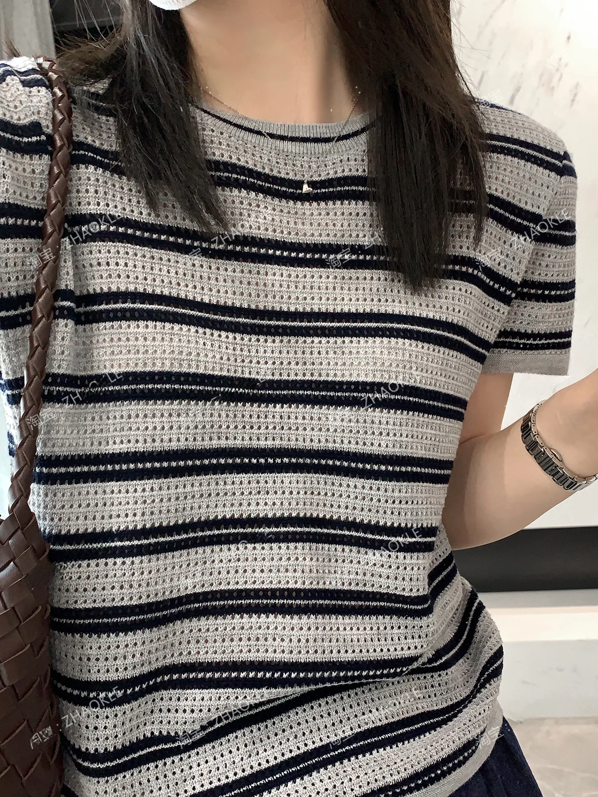 Женский летний модный пуловер Zhaokelie Slim Fit с круглым вырезом, в полоску, ажурный, с коротким рукавом, для повседневной носки
Женский летний модный пуловер Zhaokelie Slim Fit с круглым вырезом, в полоску, ажурный, с коротким рукавом, для повседневной носки