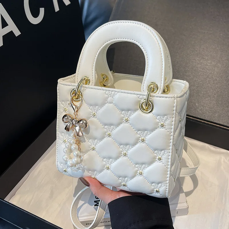 2026 spring new Princess Diana bag women's casual handbag niche texture fashion versatile shoulder messenger bag
2026 spring new Princess Diana bag women's casual handbag niche texture fashion versatile shoulder messenger bag