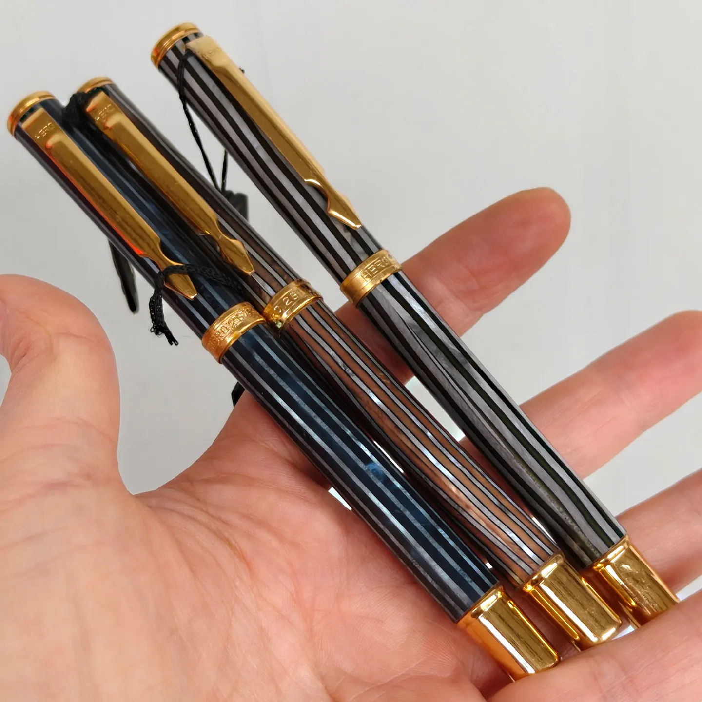 Rare 1990s Stock HERO 261 Fountain Pens Writing Office Collection Stationery Clearance For Sale. NIB F
Rare 1990s Stock HERO 261 Fountain Pens Writing Office Collection Stationery Clearance For Sale. NIB F