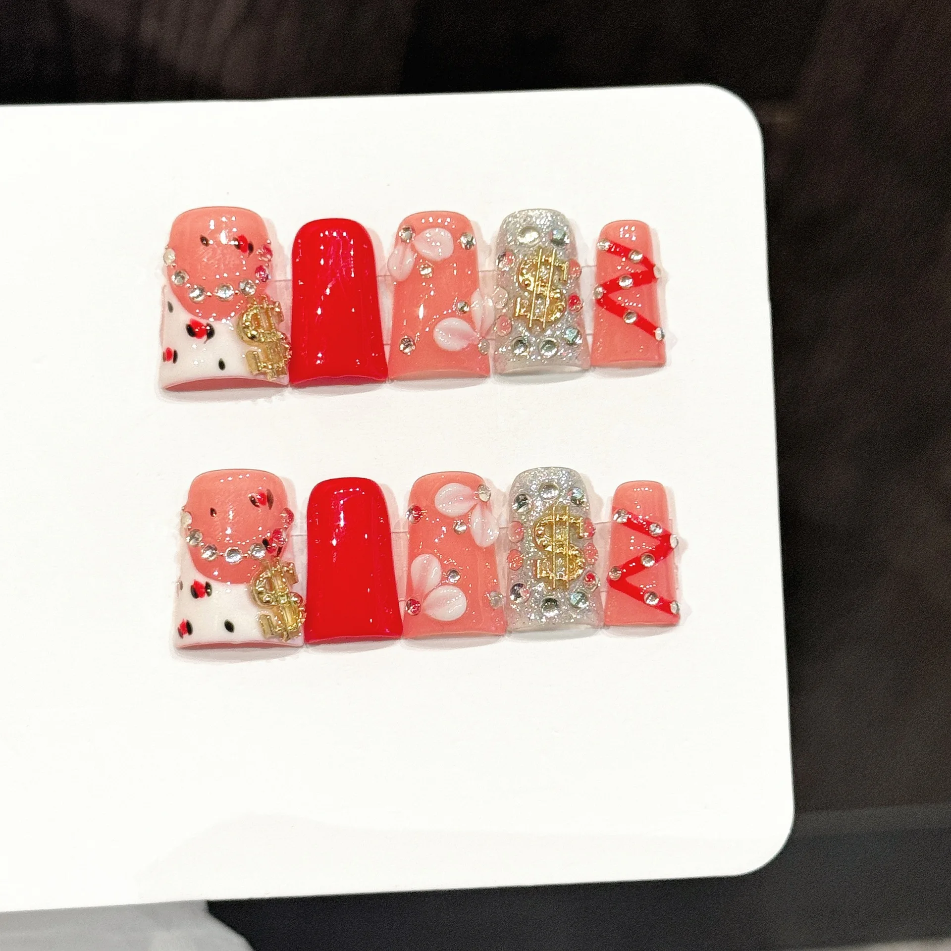 10PCS Duck Handmade Press On Nails,Hand-painted texture relief gold jewelry broken diamond,Suitable For Parties And Daily Wear.
10PCS Duck Handmade Press On Nails,Hand-painted texture relief gold jewelry broken diamond,Suitable For Parties And Daily Wear.