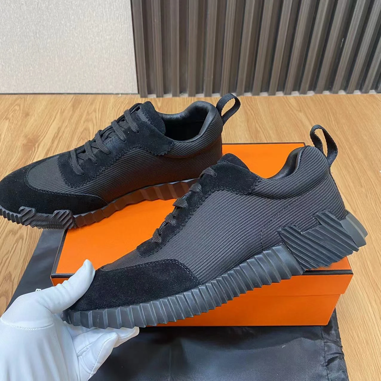New Men's Casual Sneakers Minimalist Breathable Mesh Serrated Platform Dad Shoes Trendy Versatile Elevated Skate Trainers
New Men's Casual Sneakers Minimalist Breathable Mesh Serrated Platform Dad Shoes Trendy Versatile Elevated Skate Trainers