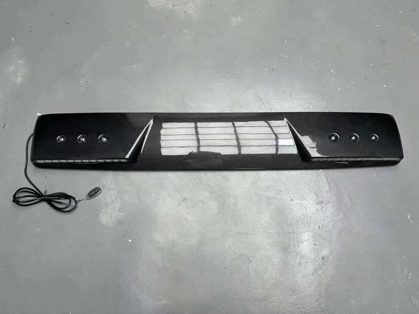 for MG-Class W463/W464, 6000 Lumens 12V Car Exterior Front Roof LED Light Dry Carbon Fiber Roof Light
for MG-Class W463/W464, 6000 Lumens 12V Car Exterior Front Roof LED Light Dry Carbon Fiber Roof Light