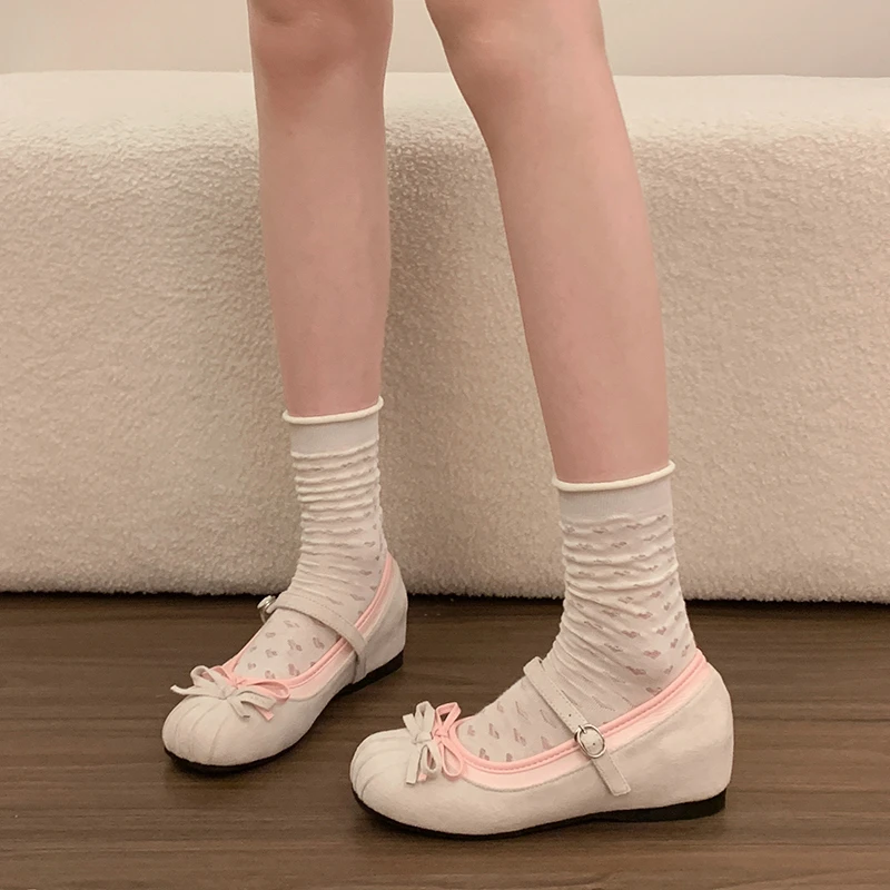 Французские женские туфли-лодочки 2026 года, новинка, с низким вырезом, весна-лето, с бантом, на мягкой подошве, удобные, универсальные
Французские женские туфли-лодочки 2026 года, новинка, с низким вырезом, весна-лето, с бантом, на мягкой подошве, удобные, универсальные