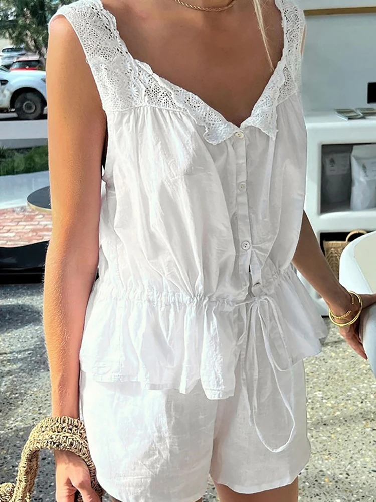 Simple Solid Color Sleeveless Lace Patchwork Set Summer Loose Holiday Outfit Casual Hollow Out Top and Shorts Women's Beach Suit
Simple Solid Color Sleeveless Lace Patchwork Set Summer Loose Holiday Outfit Casual Hollow Out Top and Shorts Women's Beach Suit