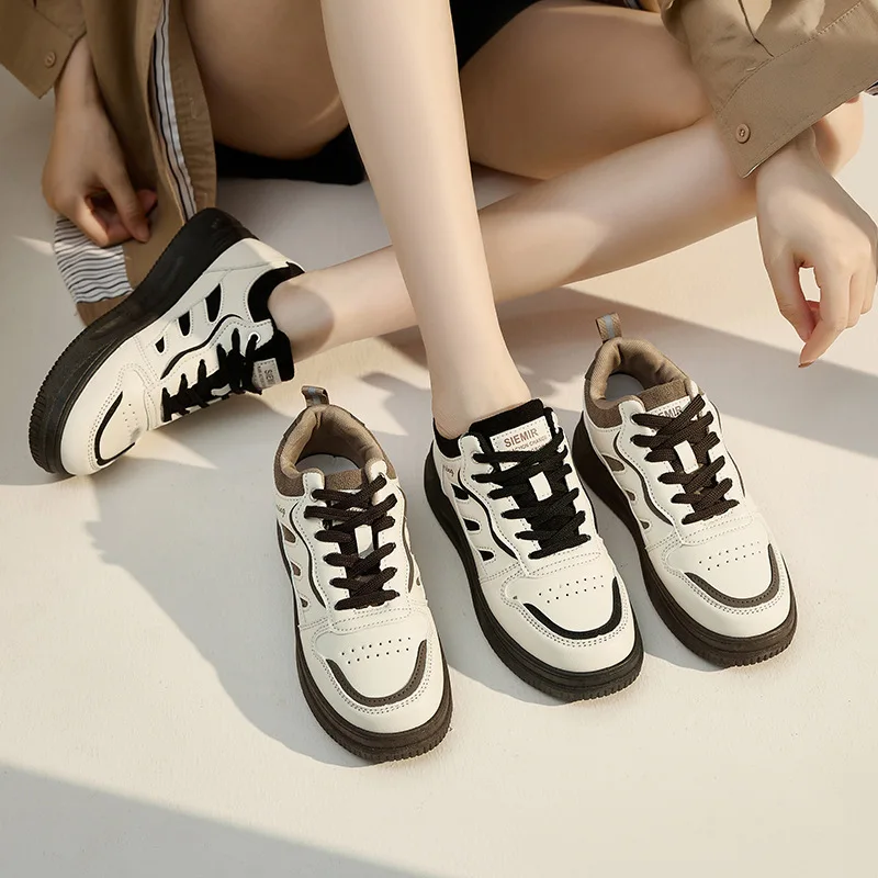 Trendy Versatile Thick Bottom Sneakers Women's 2025 New Spring Student Anti-slip Lightweight Sporty Flat Bottom Casual Shoes
Trendy Versatile Thick Bottom Sneakers Women's 2025 New Spring Student Anti-slip Lightweight Sporty Flat Bottom Casual Shoes