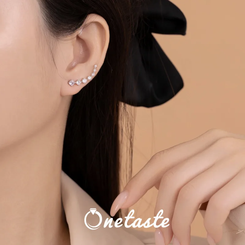 925 Sterling Silver Cubic Zirconia Sparkling Curve Stud Earrings Women Dainty Trendy Lightweitht Statement Earring Party Gift
925 Sterling Silver Cubic Zirconia Sparkling Curve Stud Earrings Women Dainty Trendy Lightweitht Statement Earring Party Gift