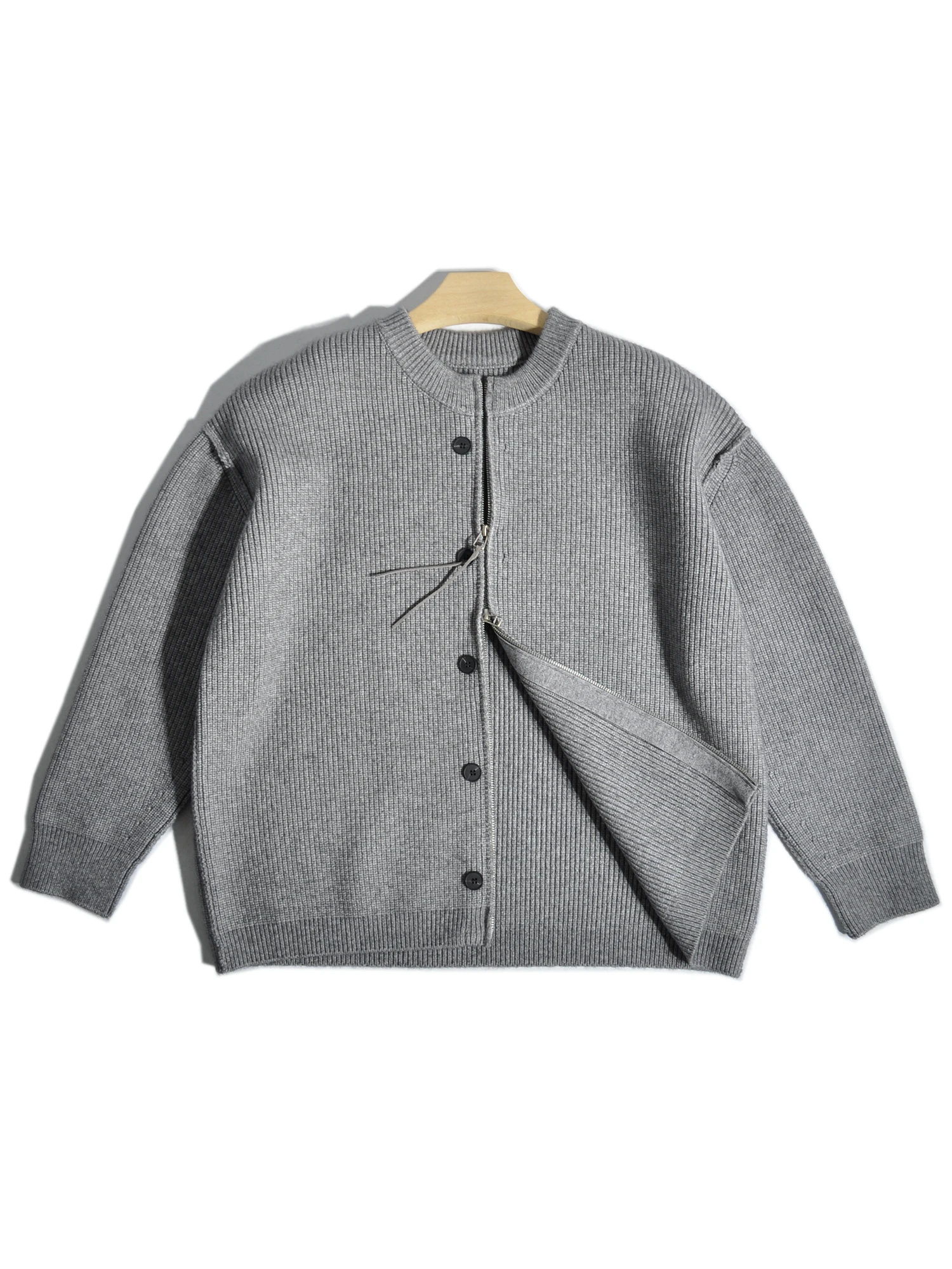 Мужской вязаный кардиган в американском ретро-стиле с бейсбольным воротником, свободного кроя, с круглым вырезом, утепленный, из полиэстера, для зимы
Мужской вязаный кардиган в американском ретро-стиле с бейсбольным воротником, свободного кроя, с круглым вырезом, утепленный, из полиэстера, для зимы