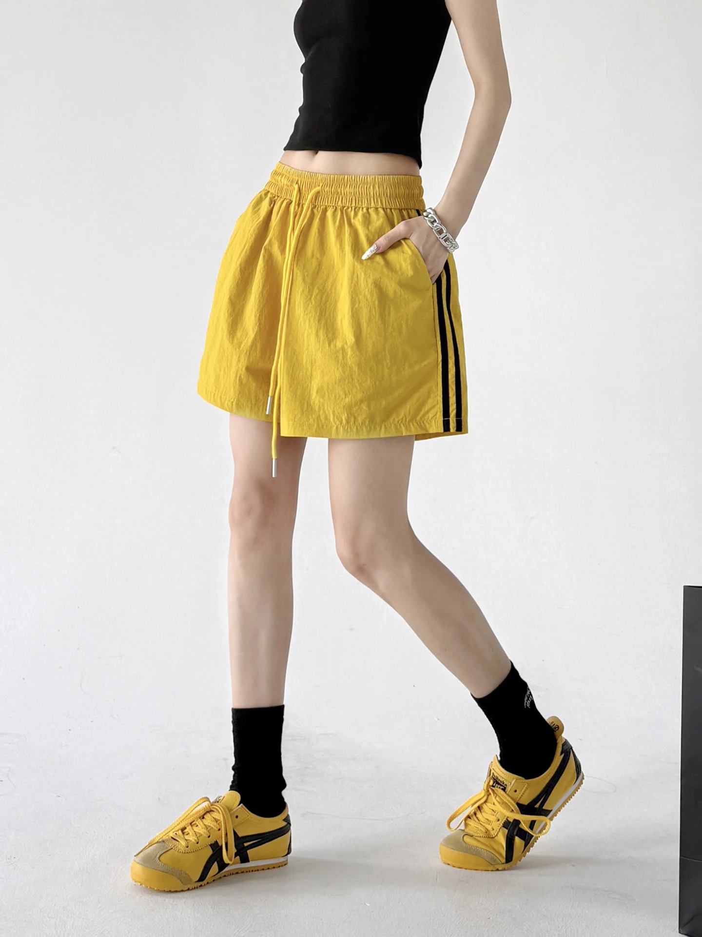Trendy Sporty Women's Shorts 2026 Summer Collection High Waist Wide Leg Pants Color Block Striped Casual Slimming Versatile
Trendy Sporty Women's Shorts 2026 Summer Collection High Waist Wide Leg Pants Color Block Striped Casual Slimming Versatile