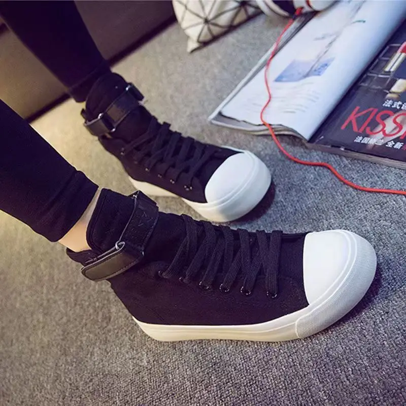 Warrior Classic Vulcanized Casual Canvas Shoes Man's Women's High Top Sneakers 2022 Fashion Breathable Comfortable Sports Shoes
Warrior Classic Vulcanized Casual Canvas Shoes Man's Women's High Top Sneakers 2022 Fashion Breathable Comfortable Sports Shoes