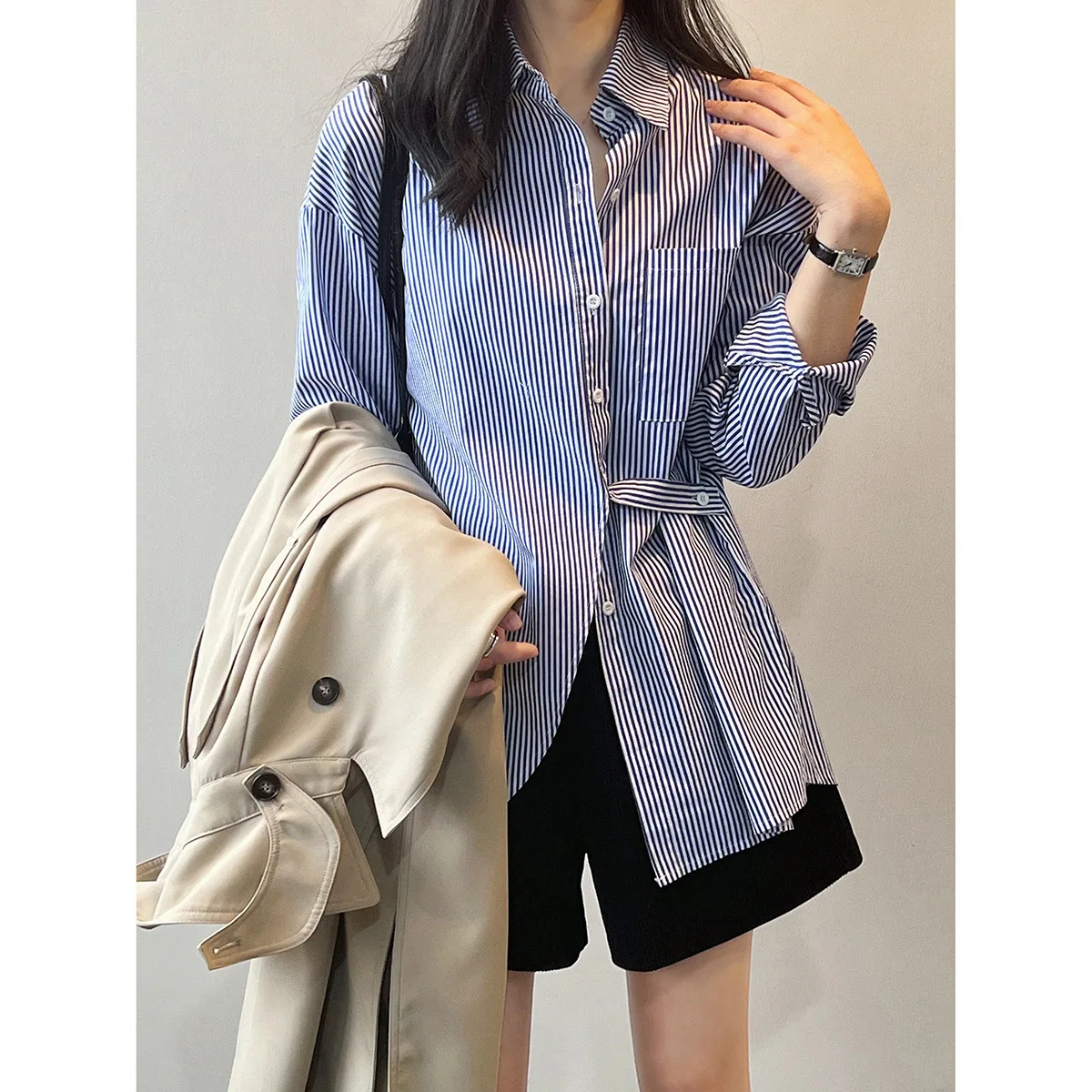 Women Shirts Striped Defined Waist Rear Split Long Sleeve Female Blouses Casual Fashion Tops Commuter Office 2024 Spring
Women Shirts Striped Defined Waist Rear Split Long Sleeve Female Blouses Casual Fashion Tops Commuter Office 2024 Spring