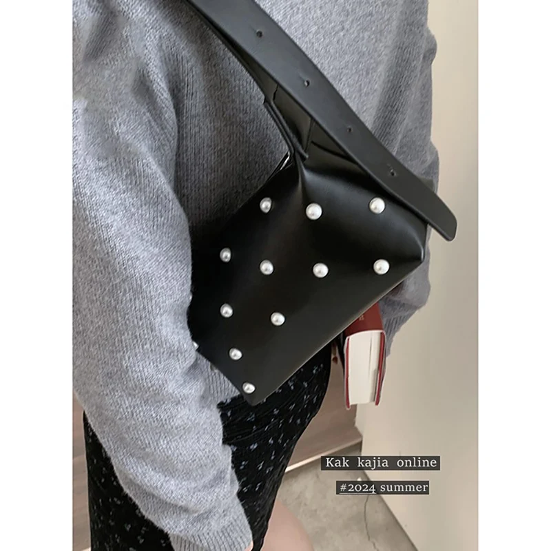 Light Luxury Fashion Design Sense Shoulder Bag Korean Popular Pearl Inlaid High-quality Underarm Bag Women's Casual Handbag
Light Luxury Fashion Design Sense Shoulder Bag Korean Popular Pearl Inlaid High-quality Underarm Bag Women's Casual Handbag