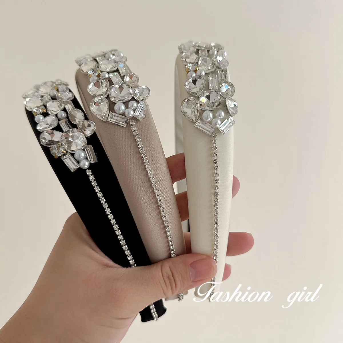 Wide Satin Rhinestone Pearl Headband Sparkly High Crown Volumizing Ethereal Hair Band for Women Daily
Wide Satin Rhinestone Pearl Headband Sparkly High Crown Volumizing Ethereal Hair Band for Women Daily