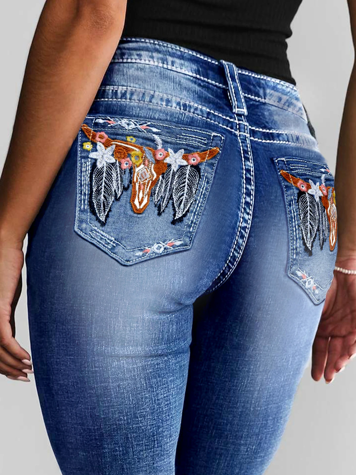 Women's Dark Blue Washed Flare Jeans, Bull Skull & Feather Embroidered Back Pocket Butt-Lifting Slimming Versatile Bootcut Pants
Women's Dark Blue Washed Flare Jeans, Bull Skull & Feather Embroidered Back Pocket Butt-Lifting Slimming Versatile Bootcut Pants