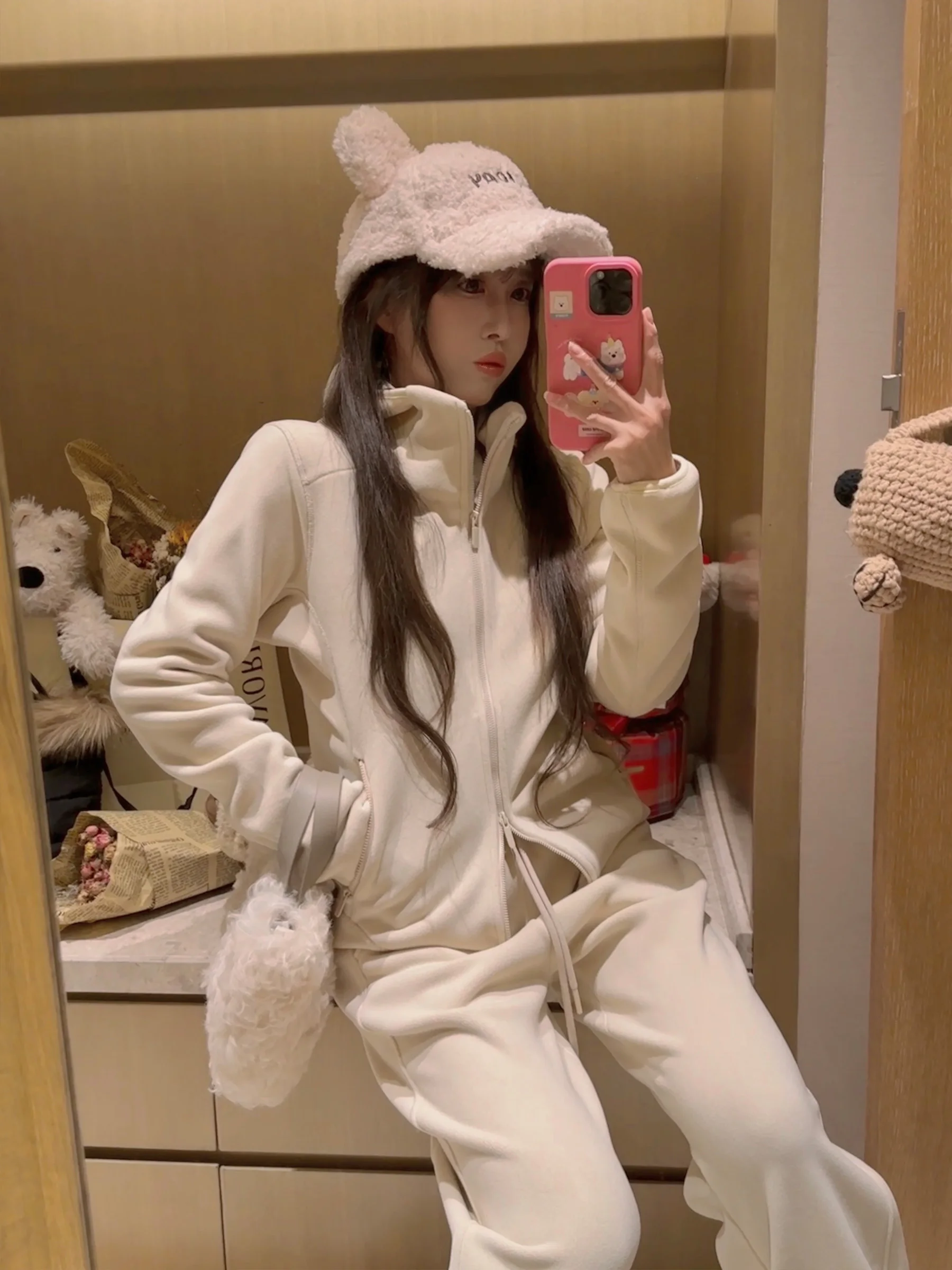 Женская флисовая толстовка-куртка с капюшоном, 430 г, с интегрированным флисом, милый дизайн, маленький размер, весенний комплект, утепленная, с длинными рукавами, на молнии, повседневная.
Женская флисовая толстовка-куртка с капюшоном, 430 г, с интегрированным флисом, милый дизайн, маленький размер, весенний комплект, утепленная, с длинными рукавами, на молнии, повседневная.