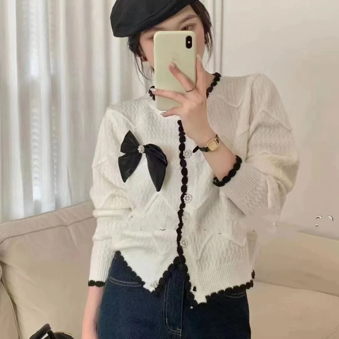Bow Knot Contrast Lace Cardigan Coat 2023 Autumn New Black White Knitted Slim Coat Fashion Patchwork Button Women's Outerwear
Bow Knot Contrast Lace Cardigan Coat 2023 Autumn New Black White Knitted Slim Coat Fashion Patchwork Button Women's Outerwear