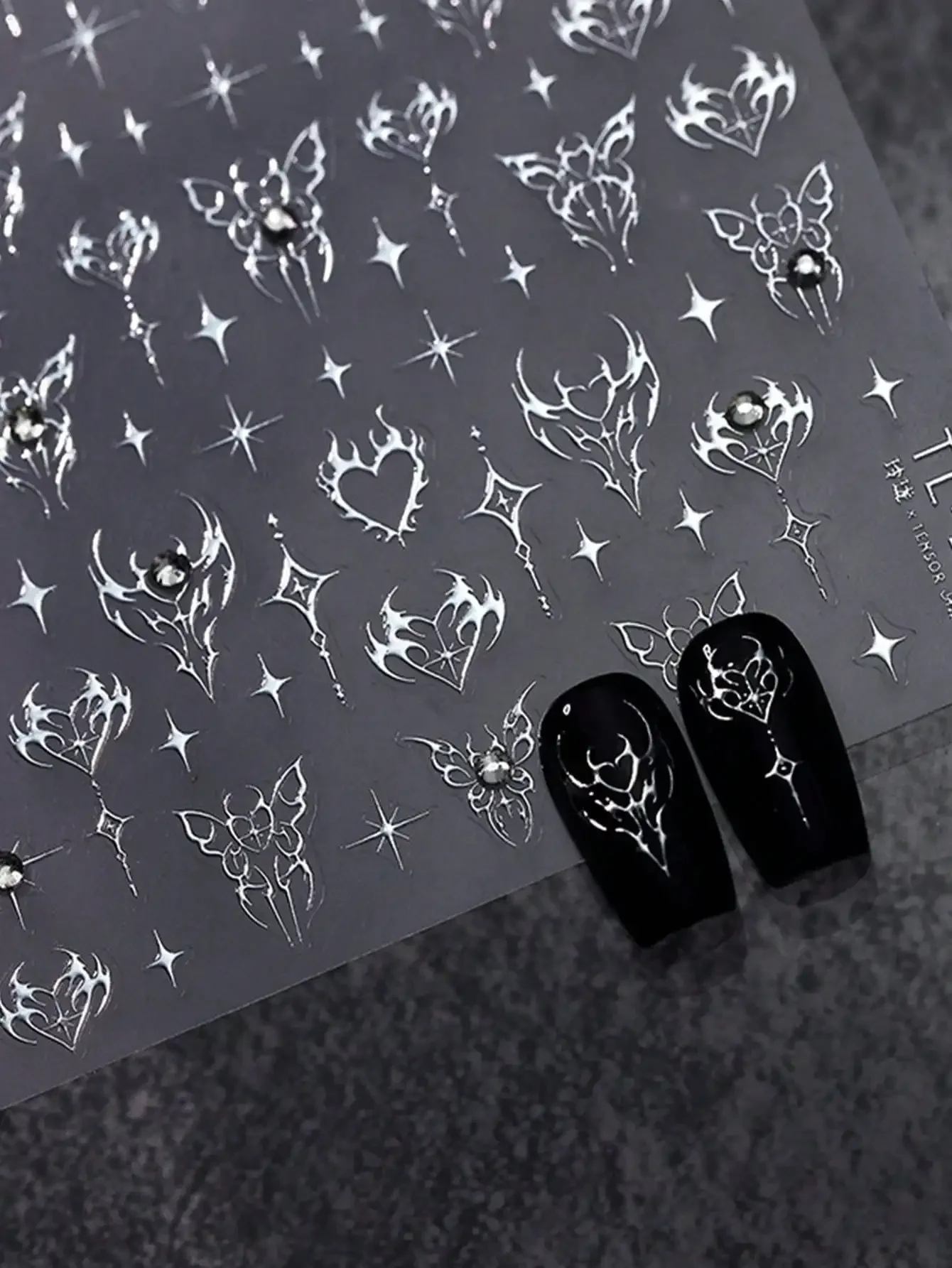 1 Sheet Silver Heart, Star, Butterfly Nail Art Stickers, Diamond Jewelry Decals, DIY Punk Style 3D Nail Decorations. Apply On Nails, Then Coat With Clear Nail Polish Or Top Coat For Longer-Lasting, More Beautiful Nails.
1 Sheet Silver Heart, Star, Butterfly Nail Art Stickers, Diamond Jewelry Decals, DIY Punk Style 3D Nail Decorations. Apply On Nails, Then Coat With Clear Nail Polish Or Top Coat For Longer-Lasting, More Beautiful Nails.