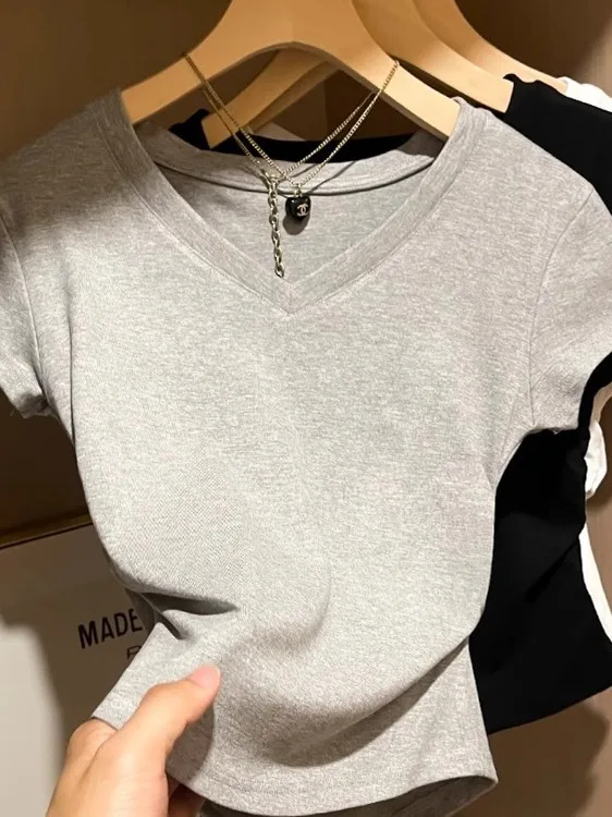 Sexy American V-neck Short Sleeve T-shirt Women's Summer Waist-cinching Slimming Fitted Shirt Outlet Store Label Removed
Sexy American V-neck Short Sleeve T-shirt Women's Summer Waist-cinching Slimming Fitted Shirt Outlet Store Label Removed