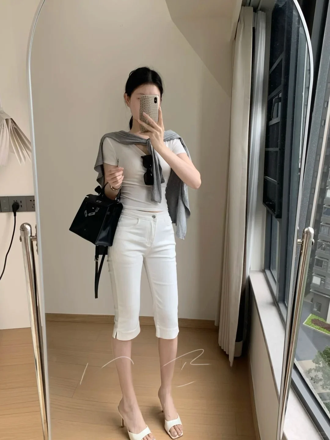 High Waist Sexy White High Elastic Slimming Butt Luring Denim Jeans Korean Style Seven-Foot Split Cotton Stretch Denim
High Waist Sexy White High Elastic Slimming Butt Luring Denim Jeans Korean Style Seven-Foot Split Cotton Stretch Denim