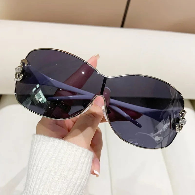 New Fashion Y2K Sunglasses Womens Integrated Surround Glasses Retro Designer Women Eyewear UV400 Oculos De Sol Gafas
New Fashion Y2K Sunglasses Womens Integrated Surround Glasses Retro Designer Women Eyewear UV400 Oculos De Sol Gafas