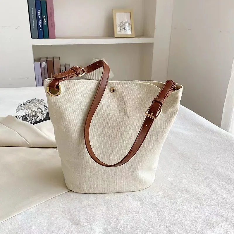 Pop Snoopys Fashion Bucket Canvas Bag Casual Shoulder Crossbody Bag for Office Ladies Trendy Minimalist Versatile Women Daily
Pop Snoopys Fashion Bucket Canvas Bag Casual Shoulder Crossbody Bag for Office Ladies Trendy Minimalist Versatile Women Daily
