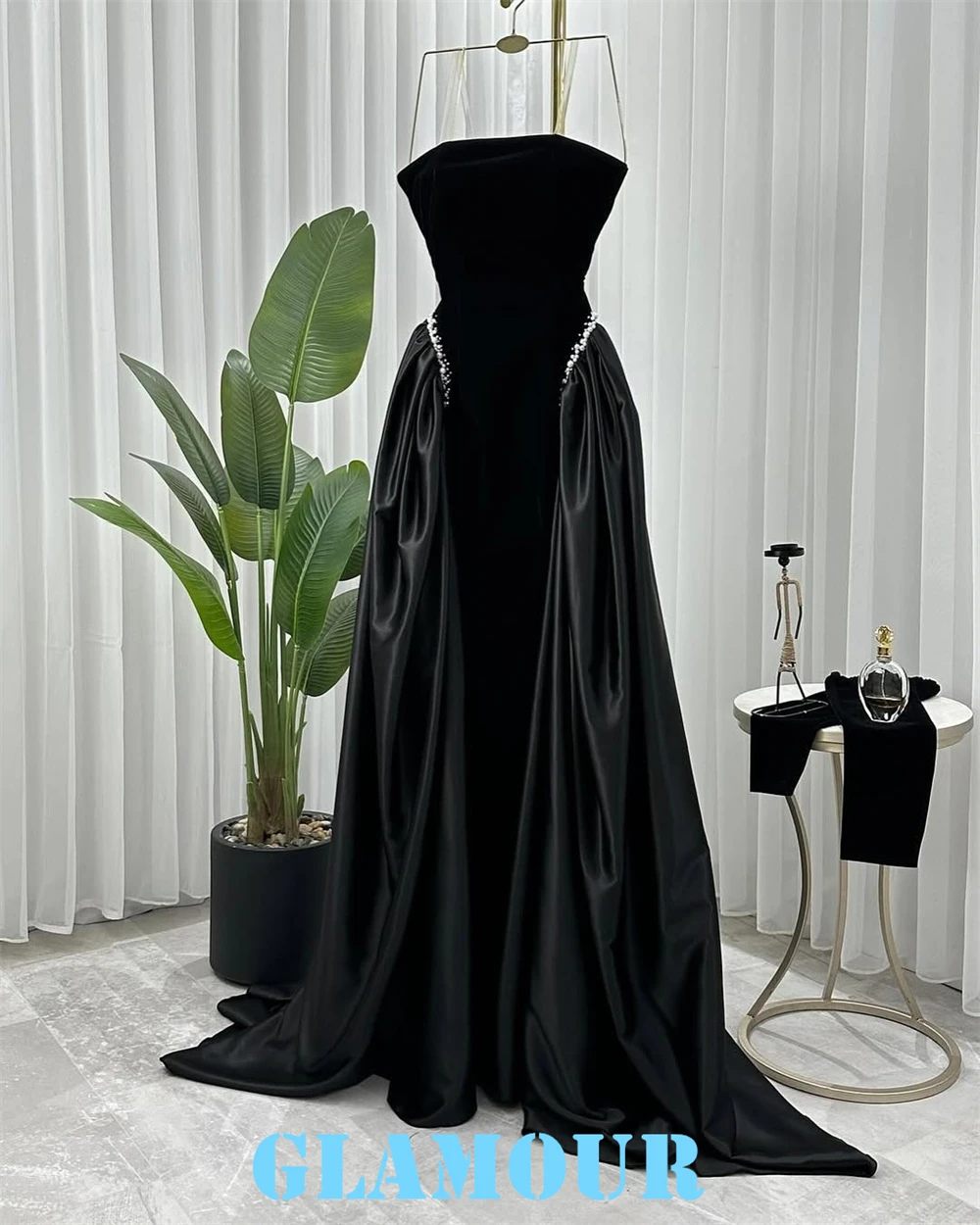 Customized Exquisite Black Satin Evening Dress Temperament Strapless Sleeveless Homecoming Dresses Special Occasion Gowns
Customized Exquisite Black Satin Evening Dress Temperament Strapless Sleeveless Homecoming Dresses Special Occasion Gowns