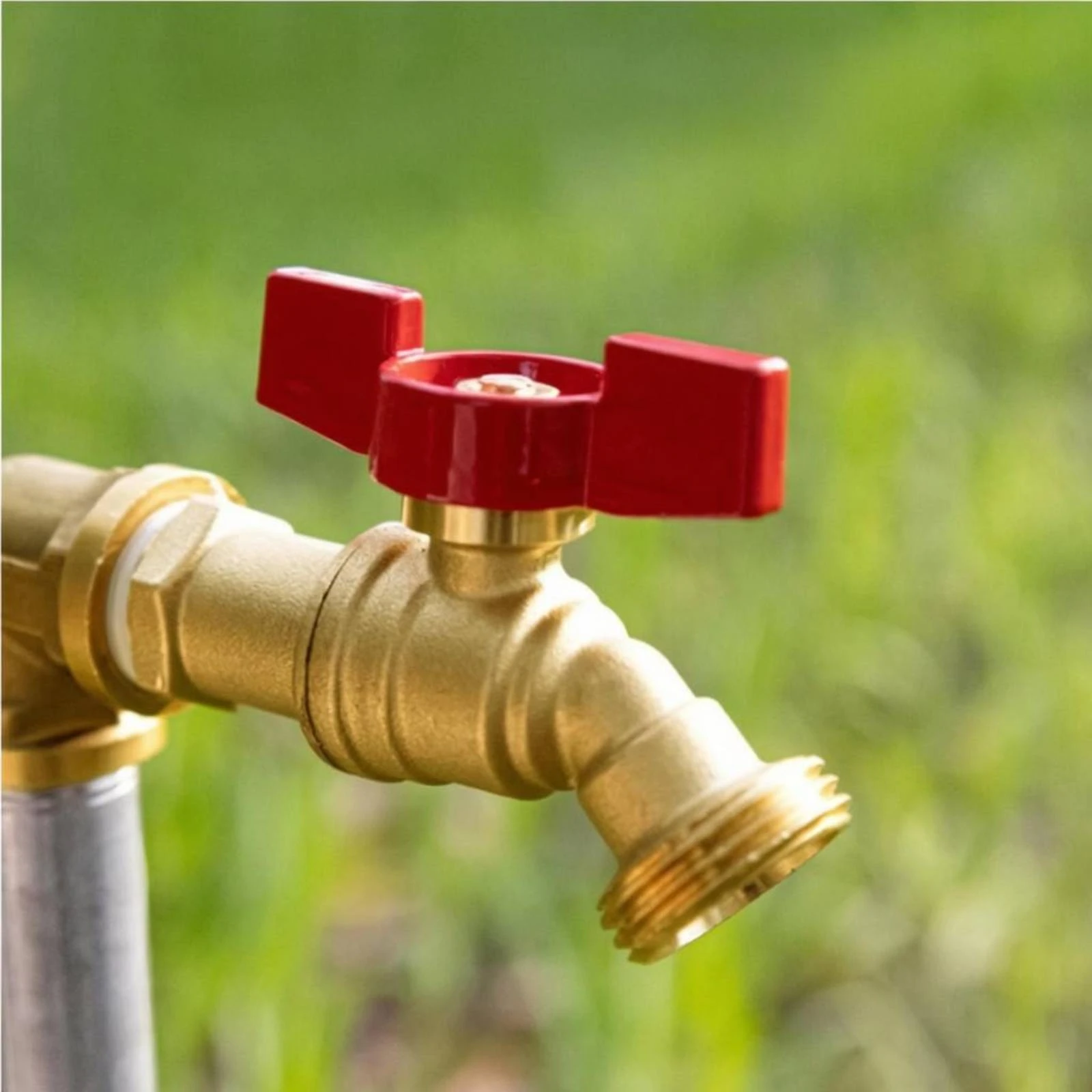 Angled Threaded Tap Two Fitting Sizes Brass Tap Yard Fixture Gold-Toned for Garden
Angled Threaded Tap Two Fitting Sizes Brass Tap Yard Fixture Gold-Toned for Garden