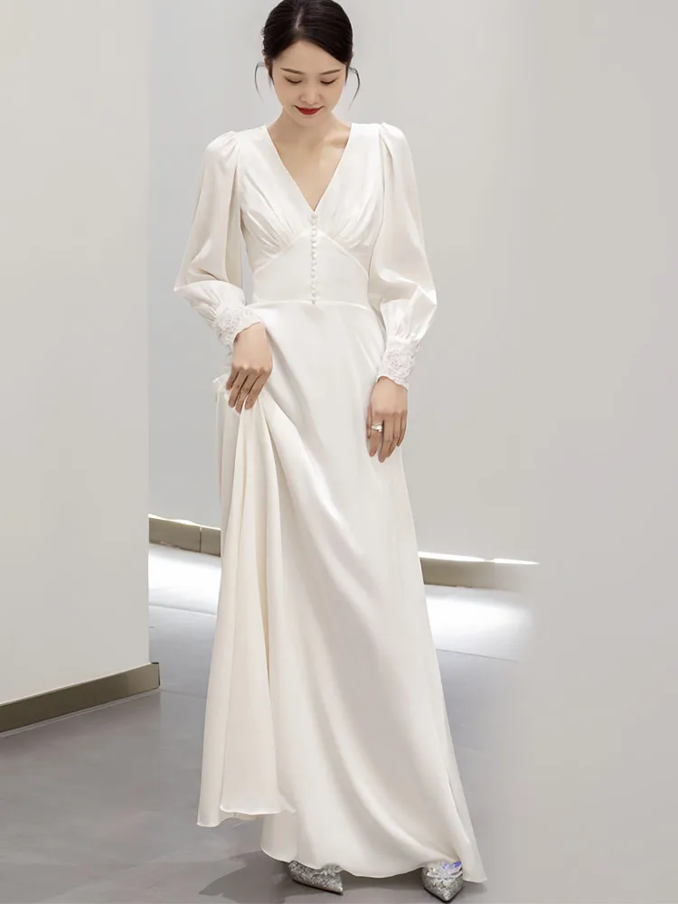 Elegant Long Sleeve V-Neck Simple Korean Style Wedding Dress Lace Guest Gown Travel Photography Slimming White Bridal Gown
Elegant Long Sleeve V-Neck Simple Korean Style Wedding Dress Lace Guest Gown Travel Photography Slimming White Bridal Gown