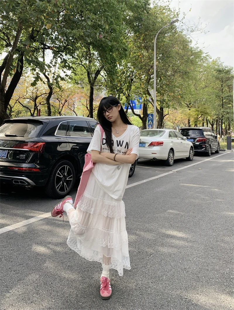 Sweet Style V-Neck Letter Print Short Sleeve T-Shirt Women's Summer Lace Trim Midi Skirt Two-Piece Set Fashionable Spring
Sweet Style V-Neck Letter Print Short Sleeve T-Shirt Women's Summer Lace Trim Midi Skirt Two-Piece Set Fashionable Spring