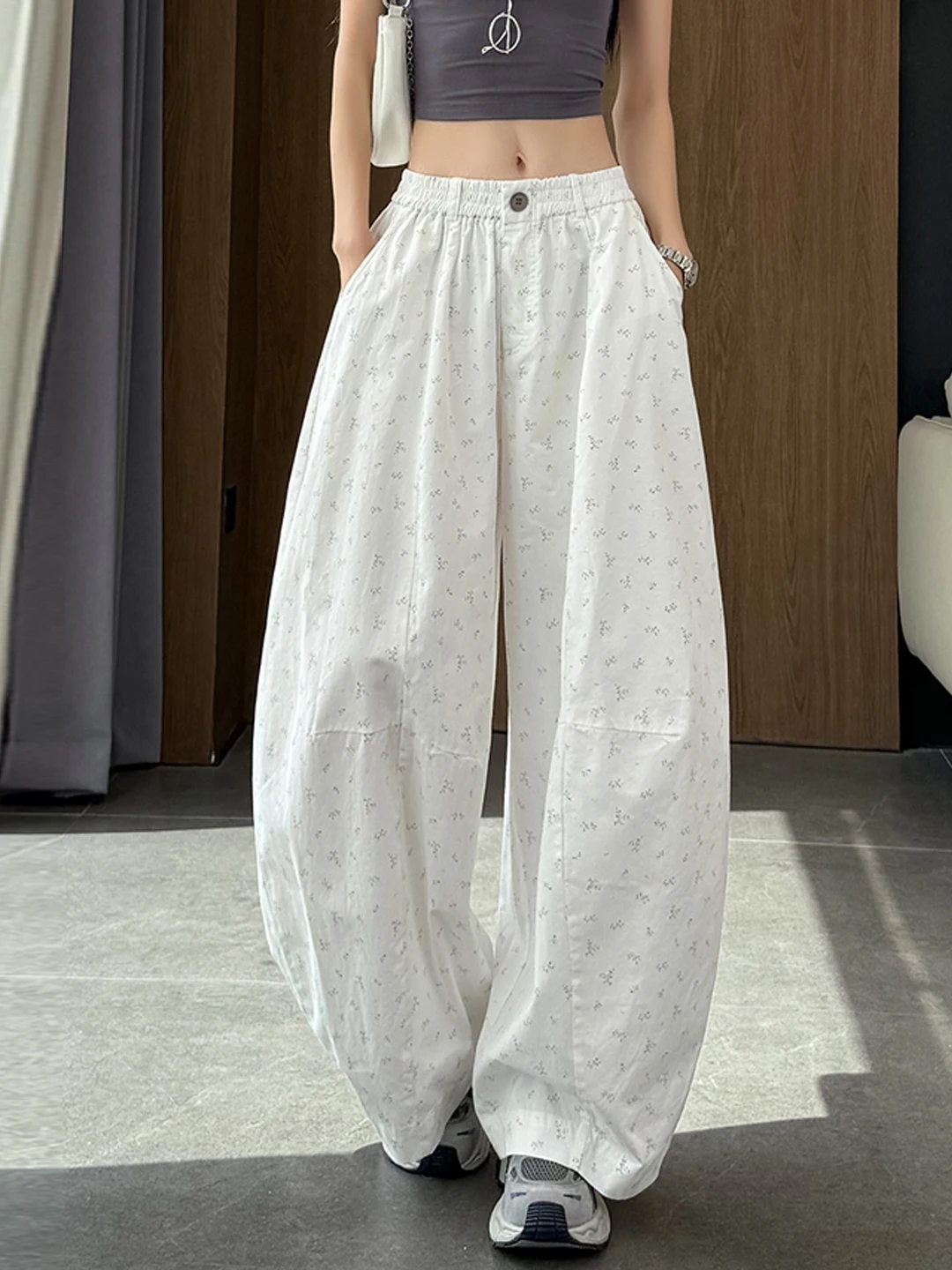 2026 New High Waist Floral Wide Leg Pants Women Summer High Waist Covering Hip Knife Loose Fit Casual Trousers
2026 New High Waist Floral Wide Leg Pants Women Summer High Waist Covering Hip Knife Loose Fit Casual Trousers