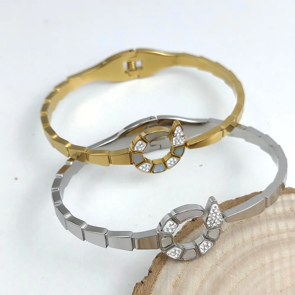 New crab claw bracelets, stylish personalized stainless steel women's bracelets, retro jewelry, zircon inlaid, gifts for women
New crab claw bracelets, stylish personalized stainless steel women's bracelets, retro jewelry, zircon inlaid, gifts for women
