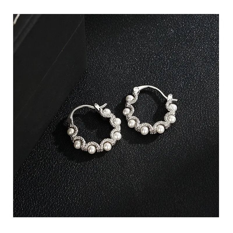 New French Retro Bead Earrings Niche Design Fashion Light Luxury Versatile Temperament Women's Earrings Ear Buckles
New French Retro Bead Earrings Niche Design Fashion Light Luxury Versatile Temperament Women's Earrings Ear Buckles