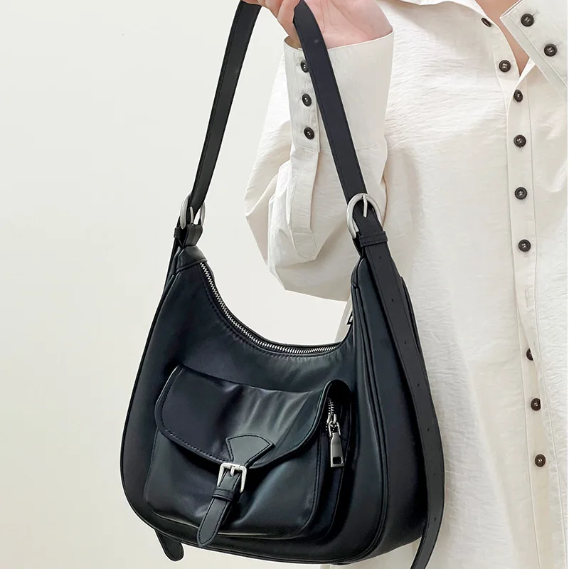 Top layer cowhide vintage dumpling bag 2025 new large capacity soft genuine leather fashion women's one-shoulder crossbody bag
Top layer cowhide vintage dumpling bag 2025 new large capacity soft genuine leather fashion women's one-shoulder crossbody bag