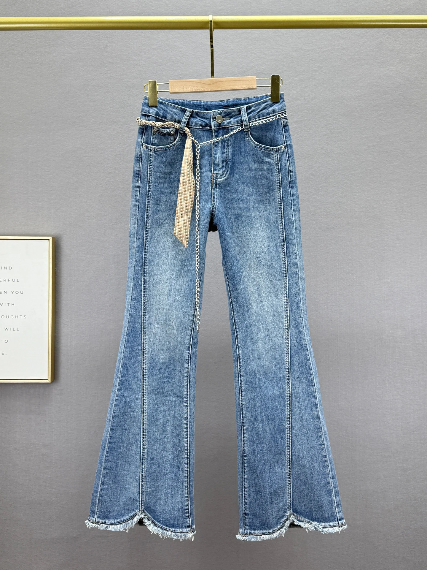 Retro Faded High Waist Slim Fit Women's Jeans Spring 2026 Chained Bell Bot Cotton Stretch Denim Soft Comfortable Daily Wear
Retro Faded High Waist Slim Fit Women's Jeans Spring 2026 Chained Bell Bot Cotton Stretch Denim Soft Comfortable Daily Wear