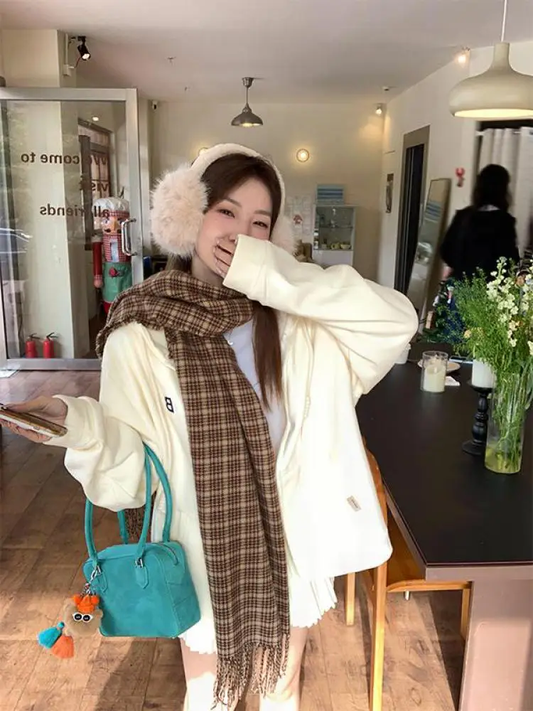 Autumn Winter New Korean Version Solid Simple Short Hooded Cardigan Zipper Sweatshirt Jacket Women Long Sleeve Tops Trend Casual
Autumn Winter New Korean Version Solid Simple Short Hooded Cardigan Zipper Sweatshirt Jacket Women Long Sleeve Tops Trend Casual