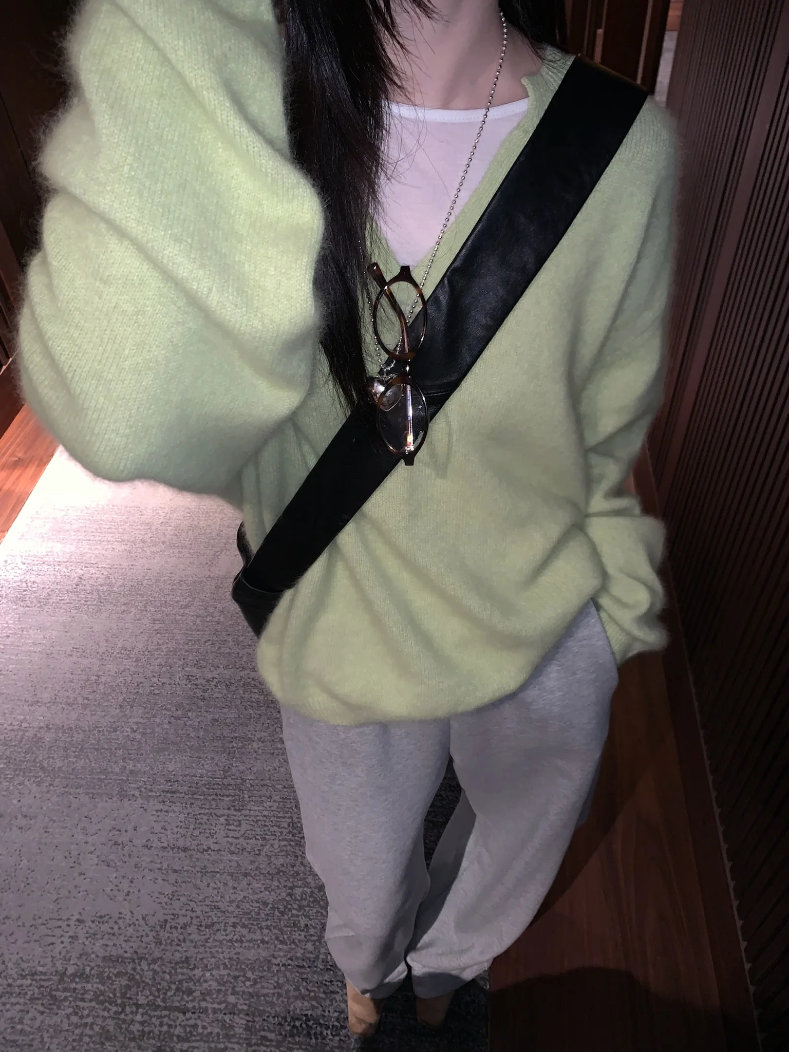 V-Ne Knitwear Autumn Winter Loose Fit Slimming High-End Aosphere Versatile Women's Long Sve Thermal Color Sweater
V-Ne Knitwear Autumn Winter Loose Fit Slimming High-End Aosphere Versatile Women's Long Sve Thermal Color Sweater