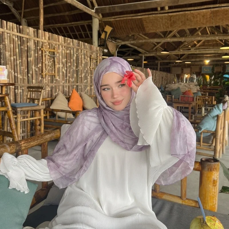Luxury Muslim Hijab Morandi Tie-dye Scarf Skin-friendly Chiffon Bandana Stylish Headscarf for Brunch Shopping Weekend Gathering
Luxury Muslim Hijab Morandi Tie-dye Scarf Skin-friendly Chiffon Bandana Stylish Headscarf for Brunch Shopping Weekend Gathering
