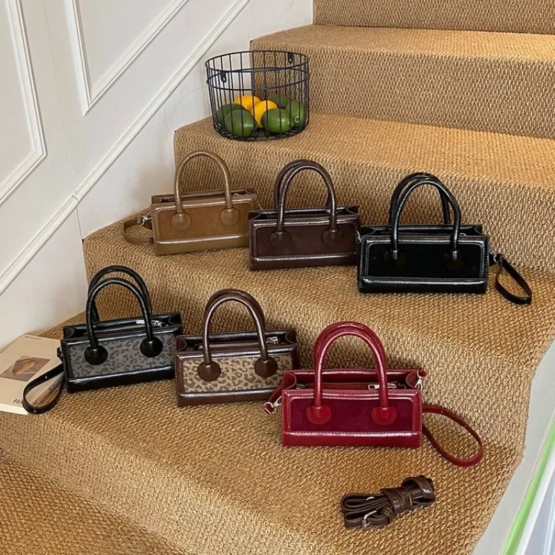 Best Superstar Show Women's Handbag Stylish Casual Simple Vintage Large Capacity Diaper Bag Fashionable Trendy Letter Logo
Best Superstar Show Women's Handbag Stylish Casual Simple Vintage Large Capacity Diaper Bag Fashionable Trendy Letter Logo