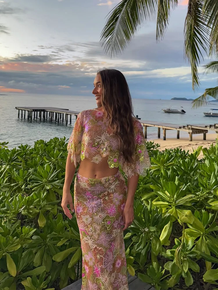 Women Floral Embroidery Mesh 2 Piece Set Crop Top Maxi Skirt Half Sleeve Elegant See Through Summer Party Beach Streetwear 2026
Women Floral Embroidery Mesh 2 Piece Set Crop Top Maxi Skirt Half Sleeve Elegant See Through Summer Party Beach Streetwear 2026
