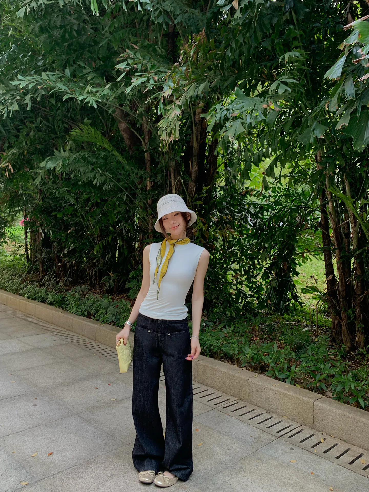 White Wide Leg Jeans Women's Loose Straight Cut Slimming Spring Design Casual Vintage Style High Waist Button Fly Jeans
White Wide Leg Jeans Women's Loose Straight Cut Slimming Spring Design Casual Vintage Style High Waist Button Fly Jeans