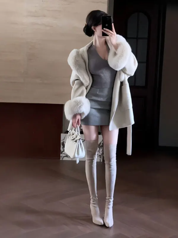 Модное свободное шерстяное пальто с поясом, очень красивое, маленького размера, зимняя верхняя одежда в корейском стиле, с длинными рукавами
Модное свободное шерстяное пальто с поясом, очень красивое, маленького размера, зимняя верхняя одежда в корейском стиле, с длинными рукавами