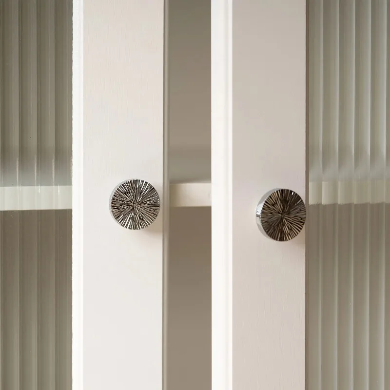 Solid Brass Modern Minimalist Furniture Handle Bright Polished Finish Cabinet Door Knob Single-Hole Design Round Knob
Solid Brass Modern Minimalist Furniture Handle Bright Polished Finish Cabinet Door Knob Single-Hole Design Round Knob