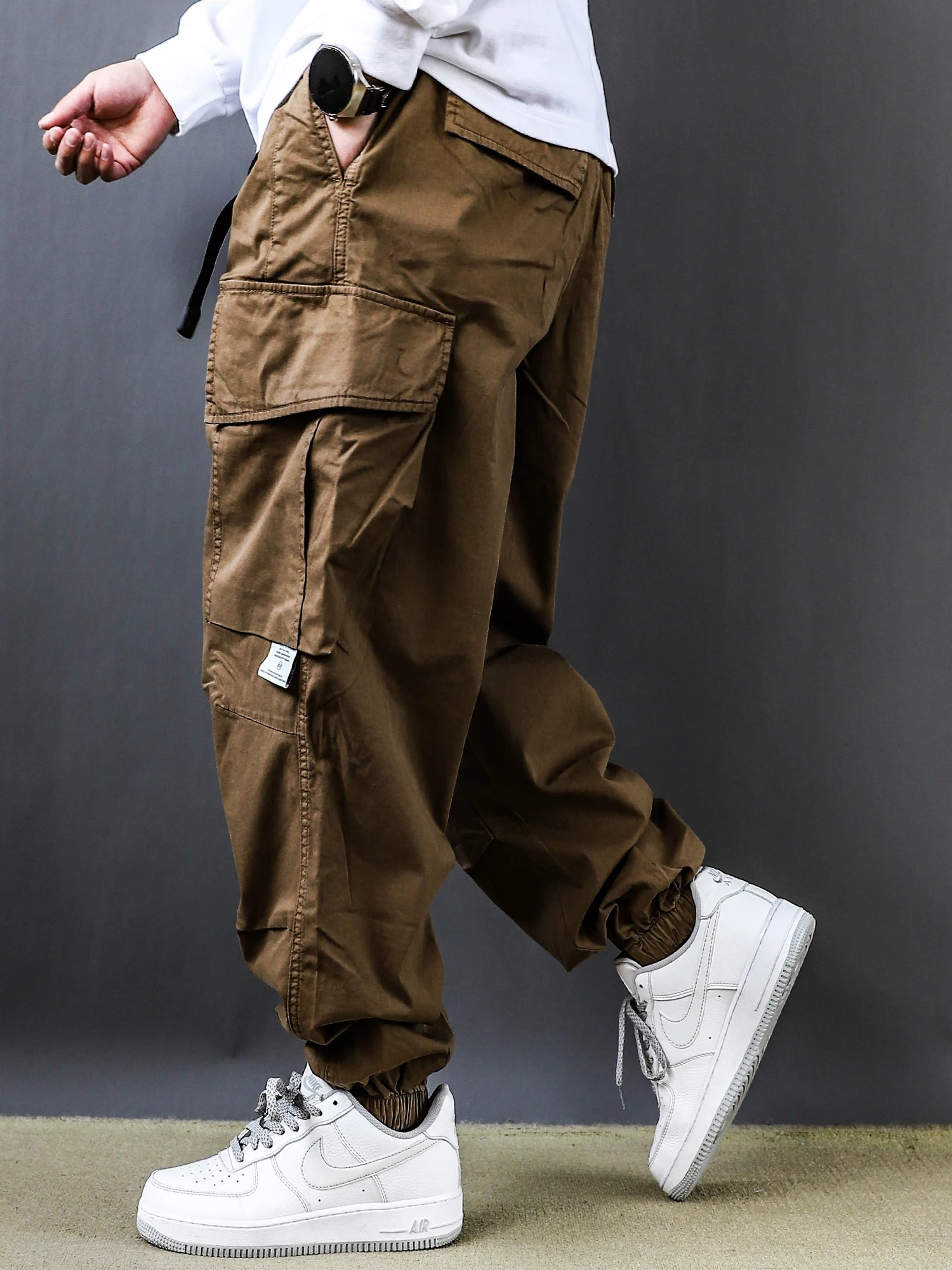 Versatile American Retro Work Pants Men's Loose Casual Long Trousers Spring Autumn High Waist Zipper Multket Cargo Pants
Versatile American Retro Work Pants Men's Loose Casual Long Trousers Spring Autumn High Waist Zipper Multket Cargo Pants