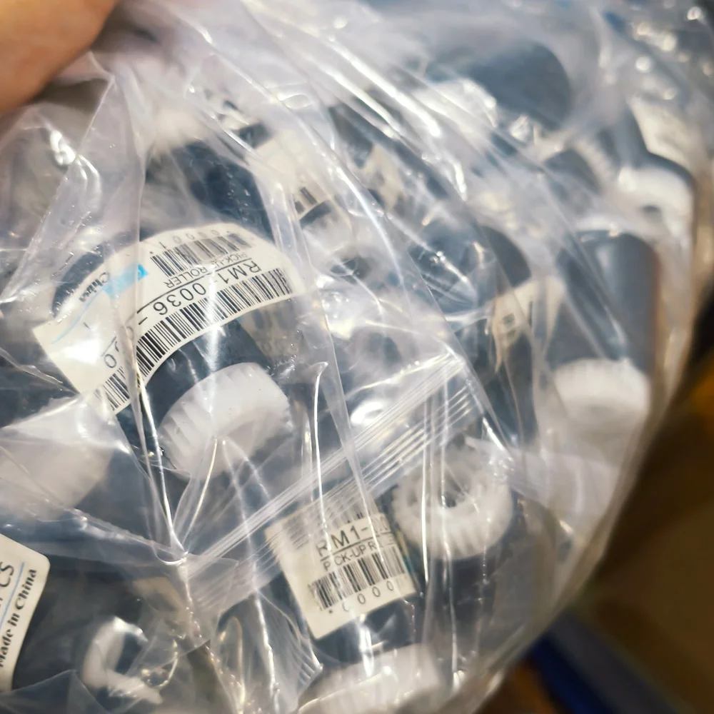 20 ролик захвата для HP 4200 4300 4250 4345 4350 4700 4730 5200 CP4005 P4014 P4015 P4515 M601 M602 M603 M604 M605 M606 M435 M701
20 ролик захвата для HP 4200 4300 4250 4345 4350 4700 4730 5200 CP4005 P4014 P4015 P4515 M601 M602 M603 M604 M605 M606 M435 M701