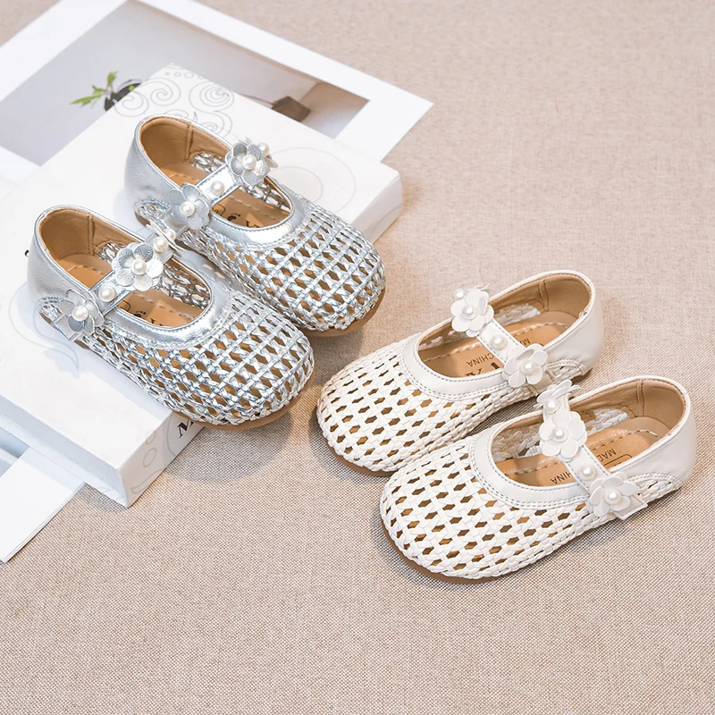 Toddler Girls Braided Sandals with Floral Strap 2026 New Summer Kids Barefoot Beach Shoes Soft Sole Classic Chic Garden Wedding
Toddler Girls Braided Sandals with Floral Strap 2026 New Summer Kids Barefoot Beach Shoes Soft Sole Classic Chic Garden Wedding