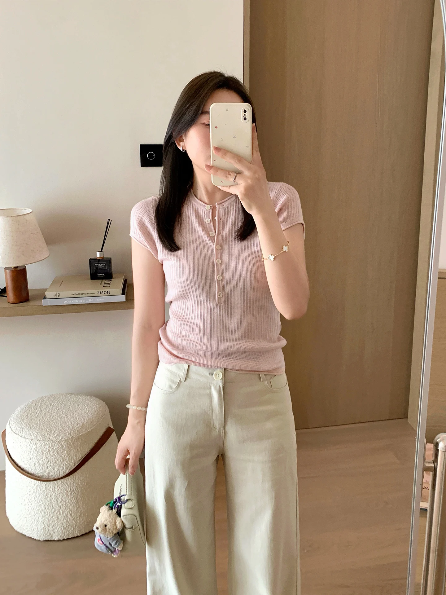 Slim Fit Short Sleeve Knitted Sweater Women's Design Sense Button up Roll Spring Summer New Style Korean Style Soft Fabric
Slim Fit Short Sleeve Knitted Sweater Women's Design Sense Button up Roll Spring Summer New Style Korean Style Soft Fabric