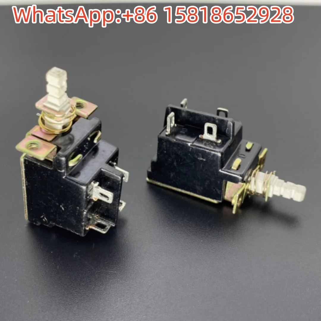 2pcs KDC-A04-2S 5A/80A250V Self-Locking Power Switch Button Amplifier Range Hood Chassis with Lock Button
2pcs KDC-A04-2S 5A/80A250V Self-Locking Power Switch Button Amplifier Range Hood Chassis with Lock Button