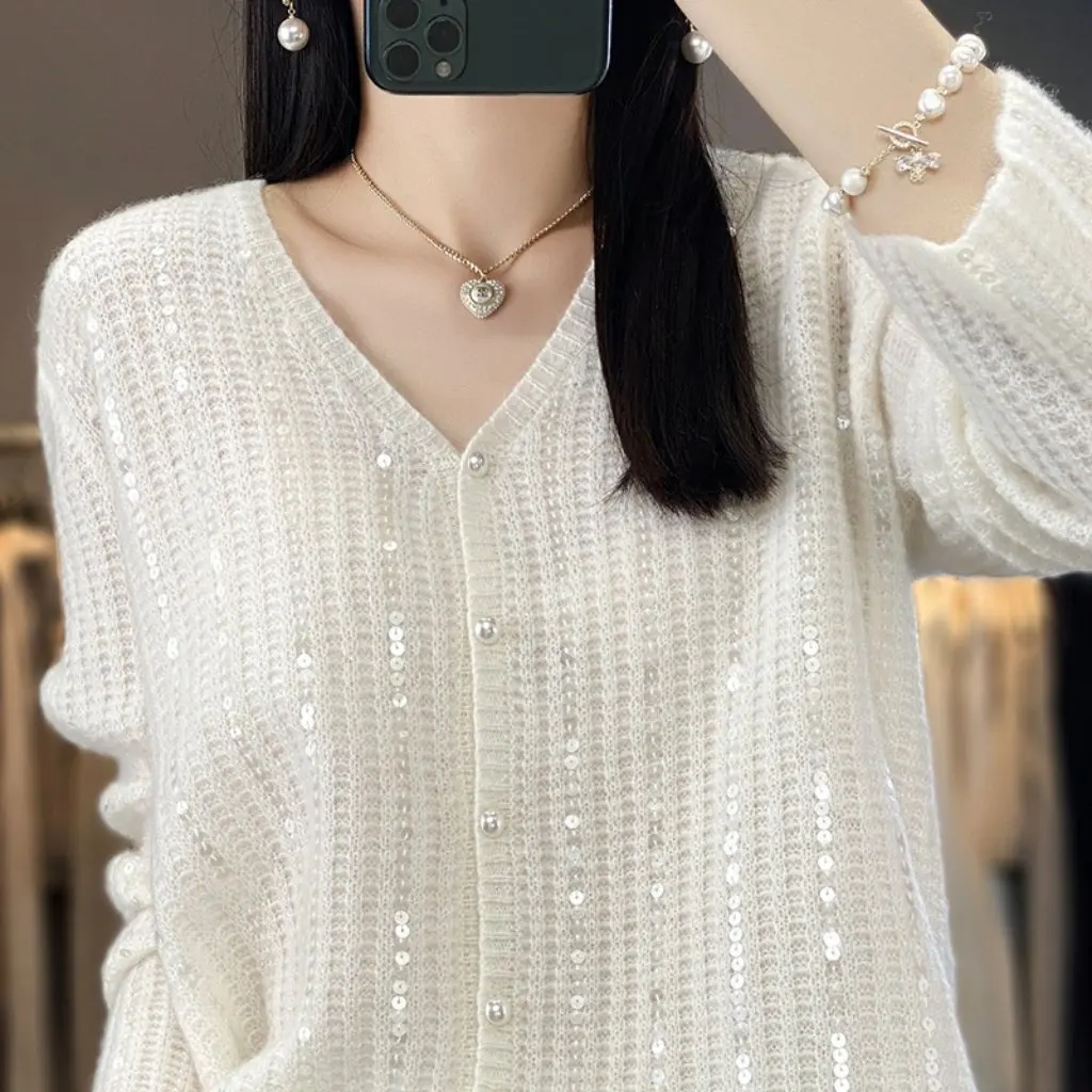 Women's V-Neck Wool Cardigan Heavy Industry Hollow Sequin Knitted Jacket Loose Fit Solid Color for Spring And Autumn
Women's V-Neck Wool Cardigan Heavy Industry Hollow Sequin Knitted Jacket Loose Fit Solid Color for Spring And Autumn
